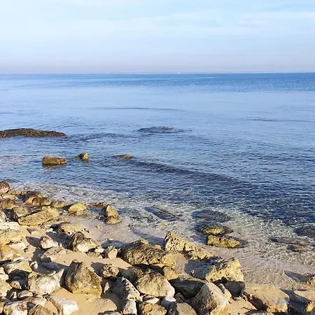 Seagull Floor 1 - Sea View & Airport דירה